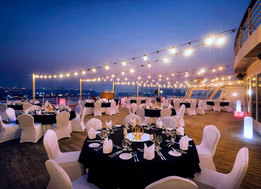 Banquet hall Photo