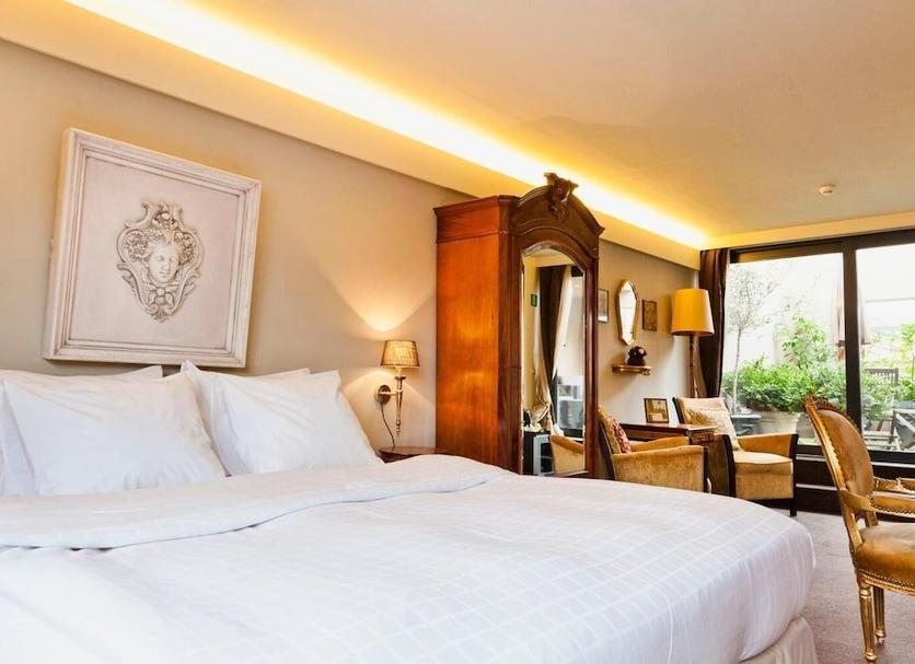Bedroom Photo