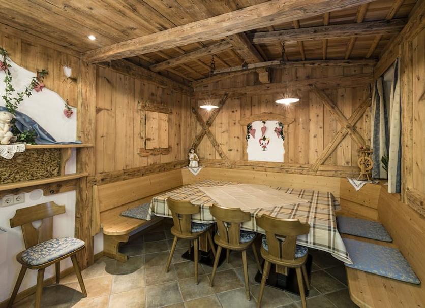 Dining room Photo