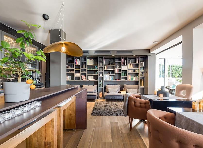 Bar Photo