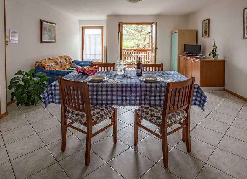 Dining room Photo
