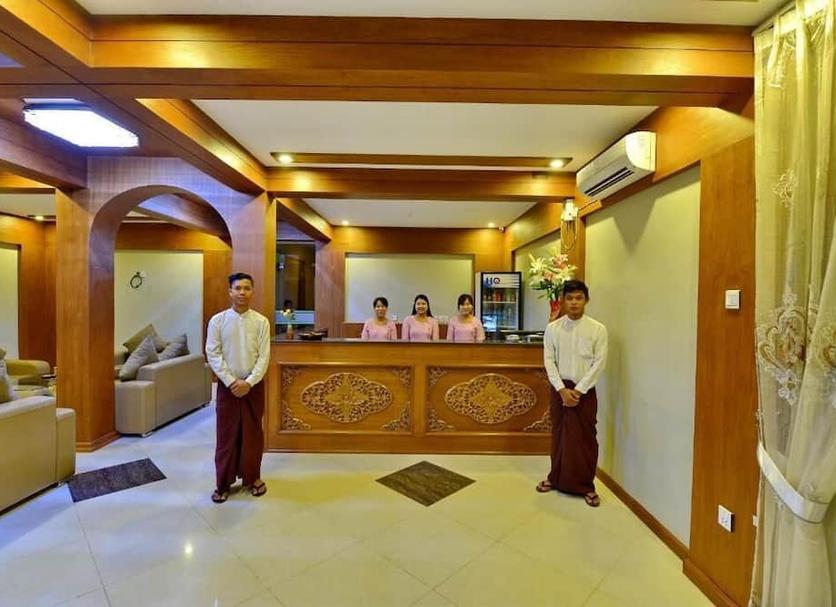 Front desk Photo