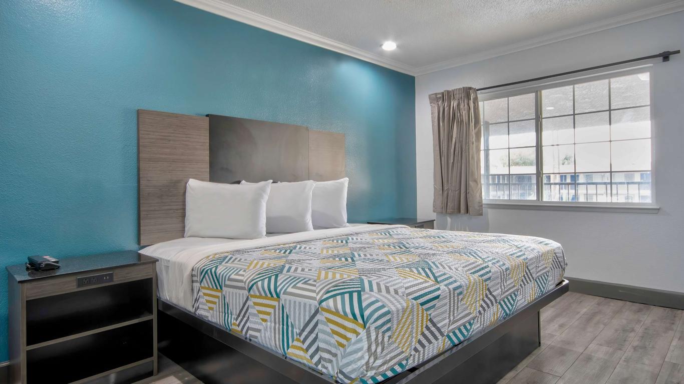 Studio 6 Suites San Bernardino. Ca