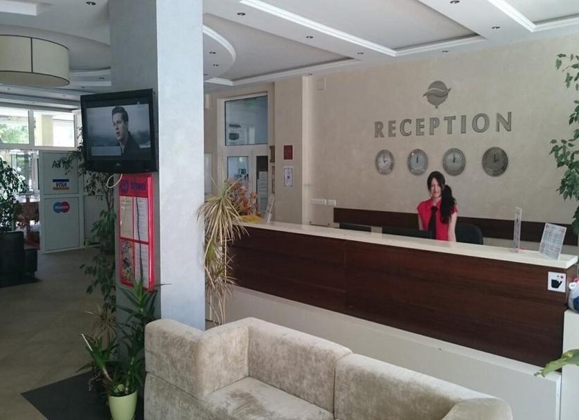 Front desk Photo