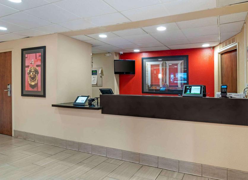 Front desk Photo