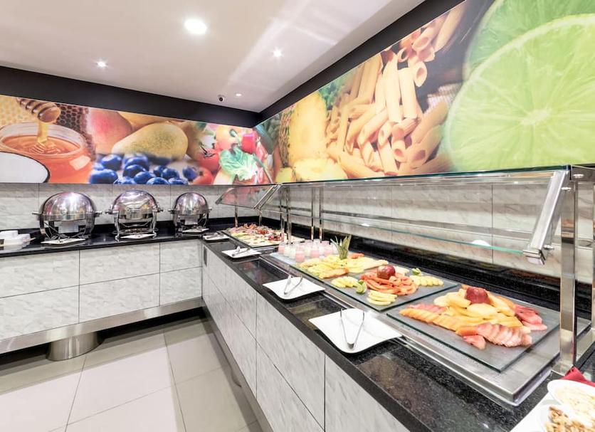 Buffet Photo