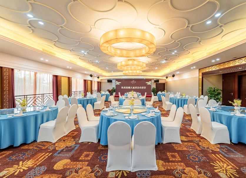 Banquet hall Photo