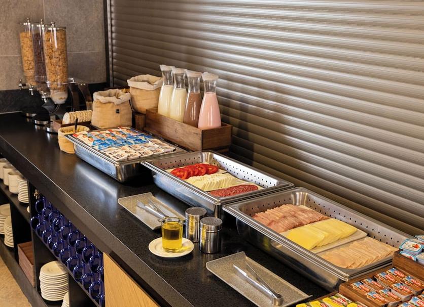 Buffet Photo