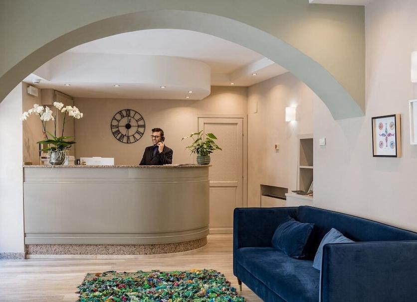 Front desk Photo