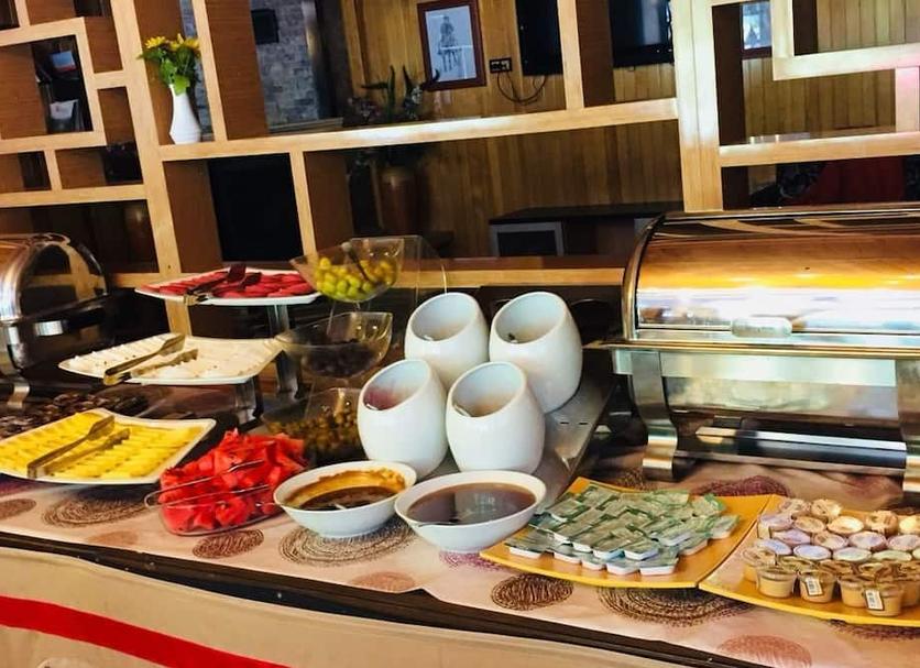 Buffet Photo