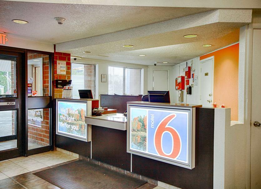 Front desk Photo