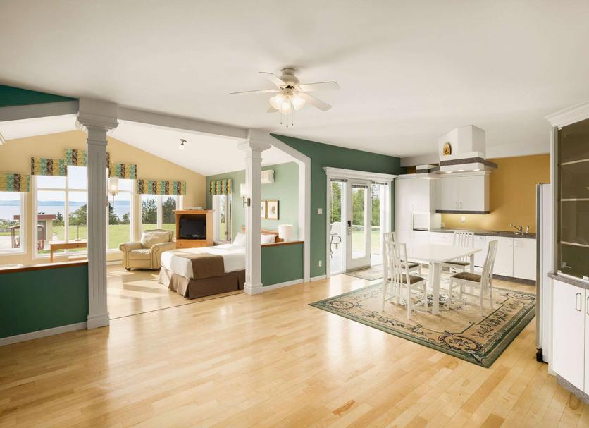 Dining room Photo