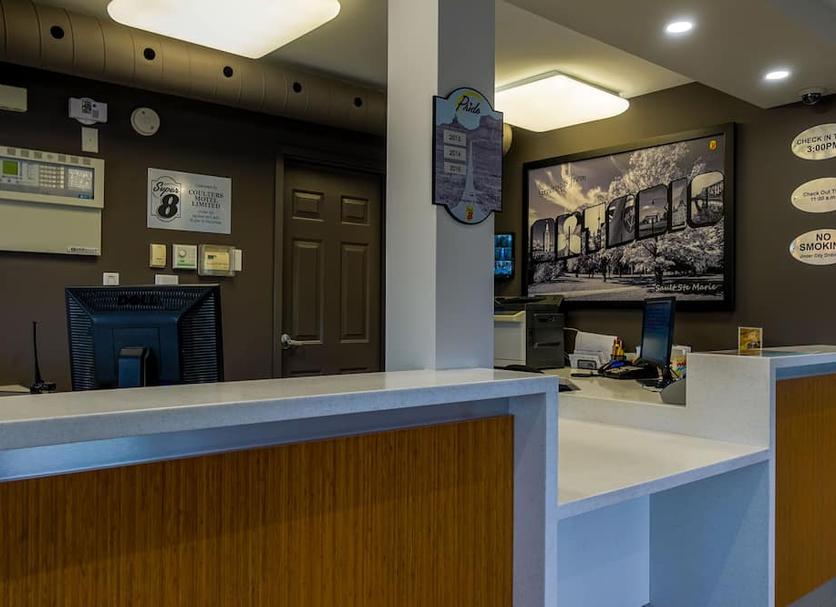 Front desk Photo