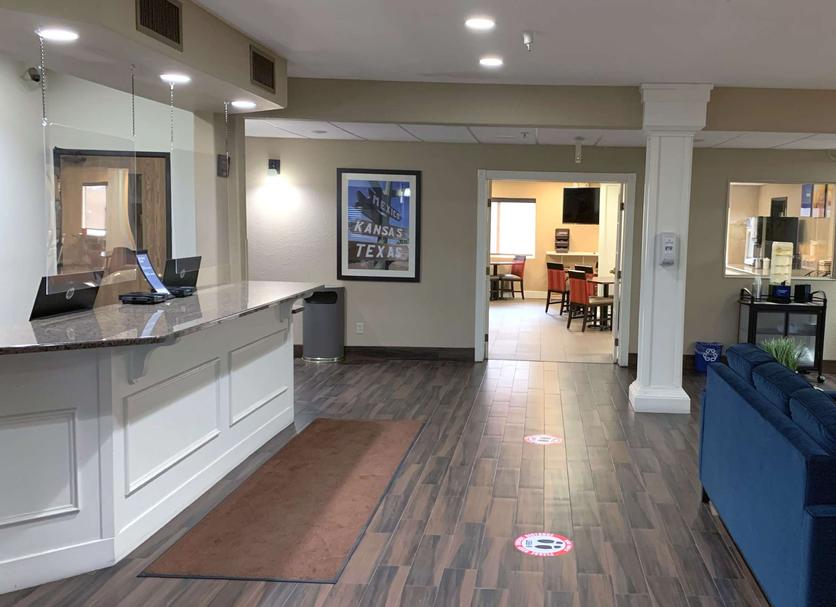 Front desk Photo
