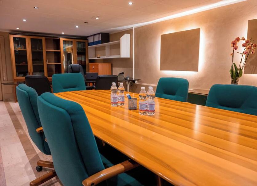 Conference room Photo