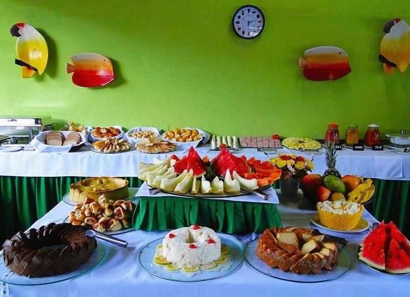 Buffet Photo