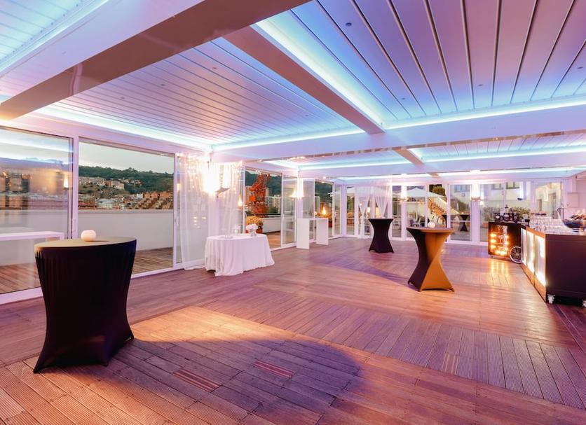 Banquet hall Photo