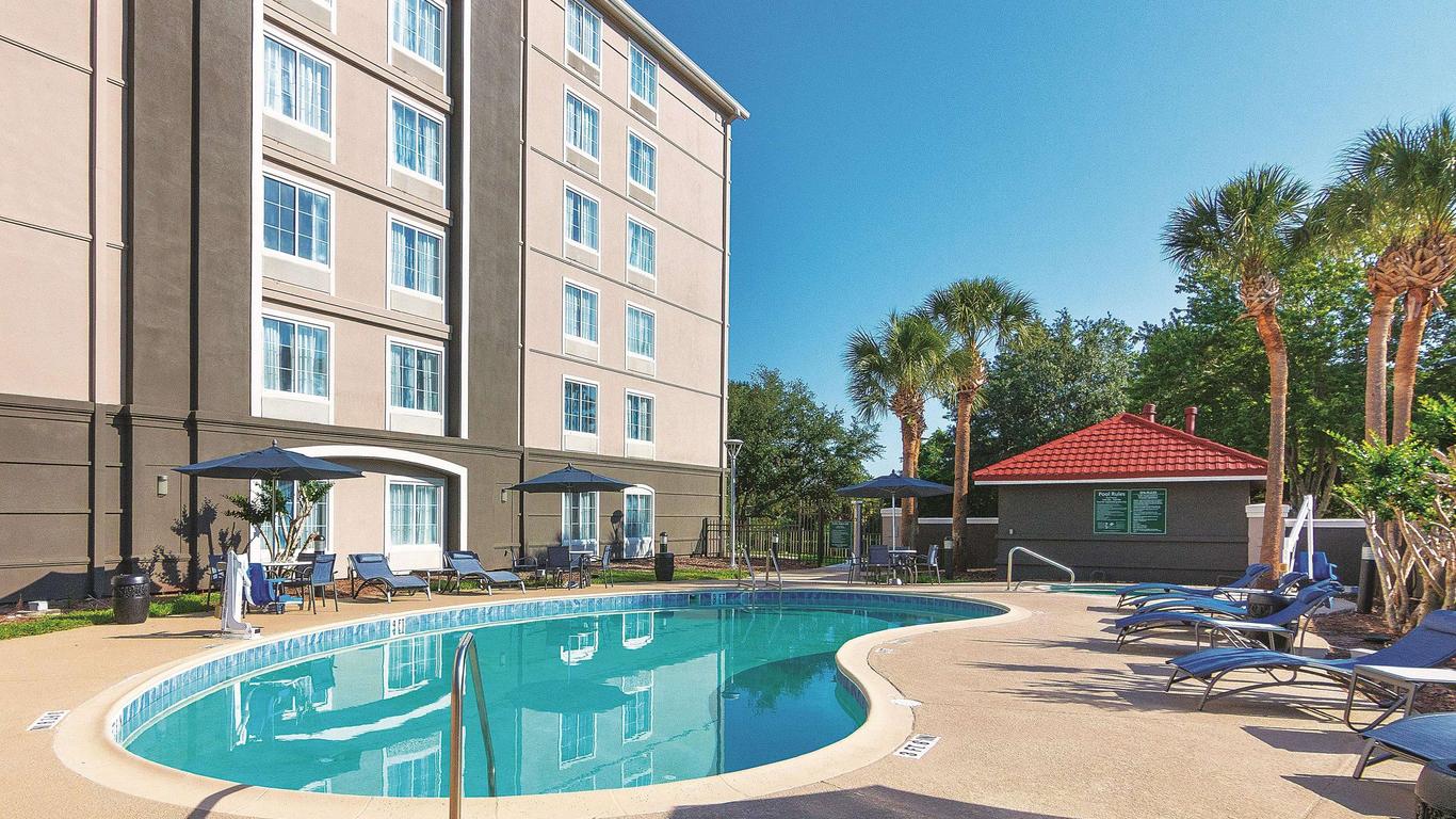 La Quinta Inn & Suites By Wyndham Orlando Ucf
