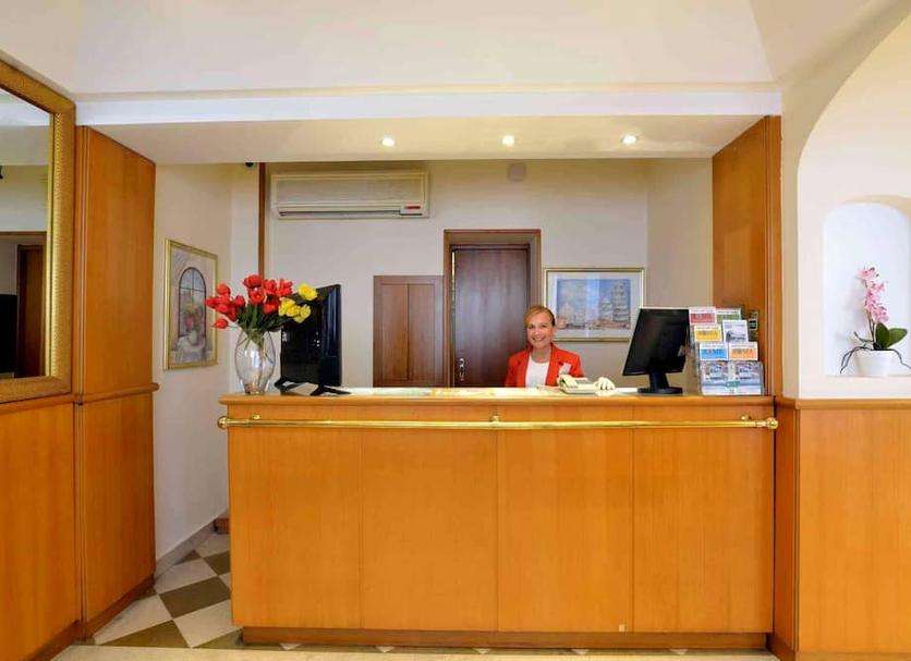 Front desk Photo