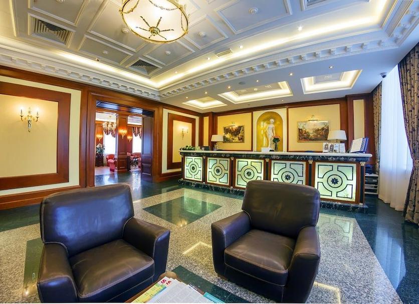 Front desk Photo