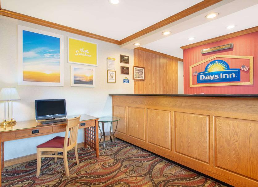 Front desk Photo