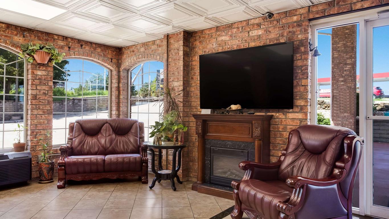 Rodeway Inn Branson, Brick House