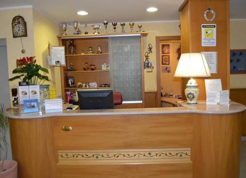 Front desk Photo