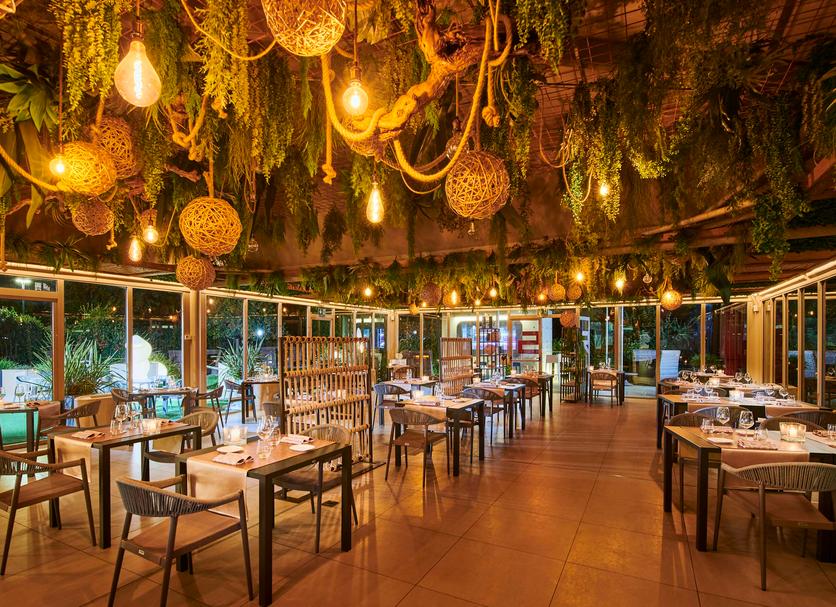 Restaurant Photo