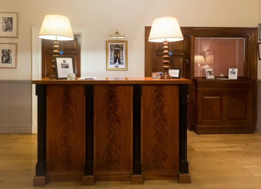 Front desk Photo