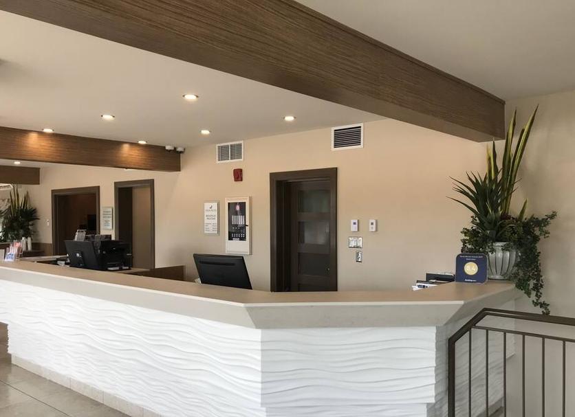 Front desk Photo