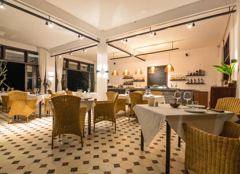 Restaurant Photo