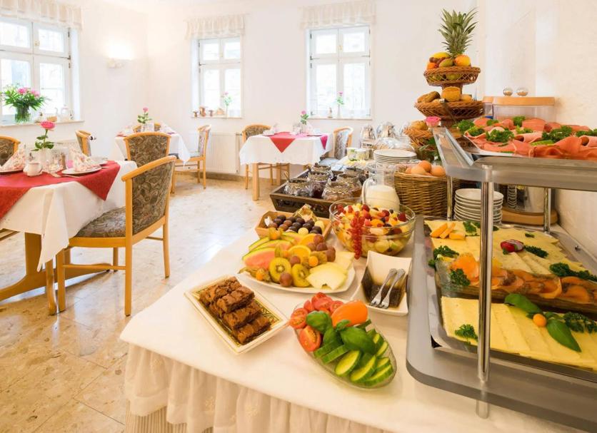 Buffet Photo