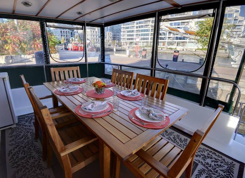 Dining room Photo