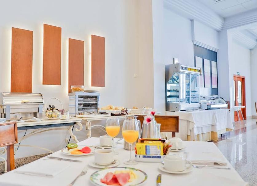Buffet Photo