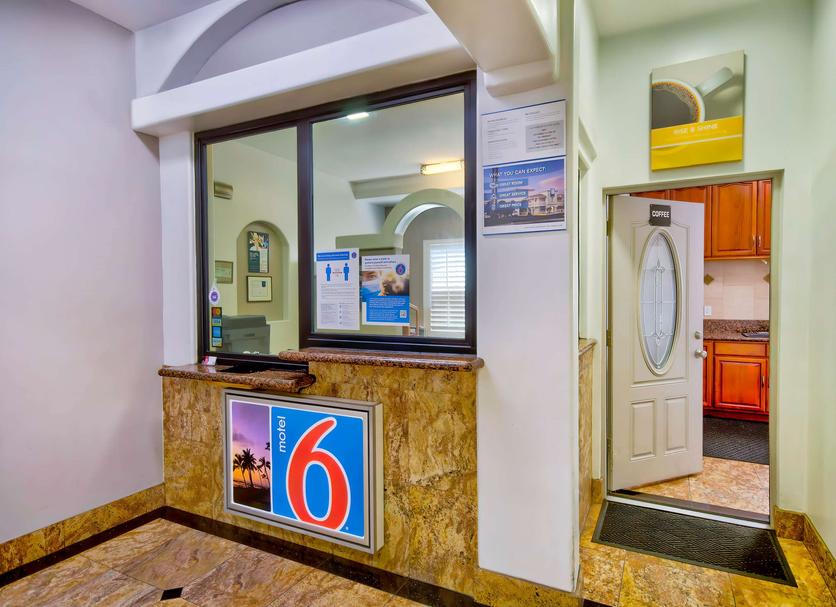 Front desk Photo