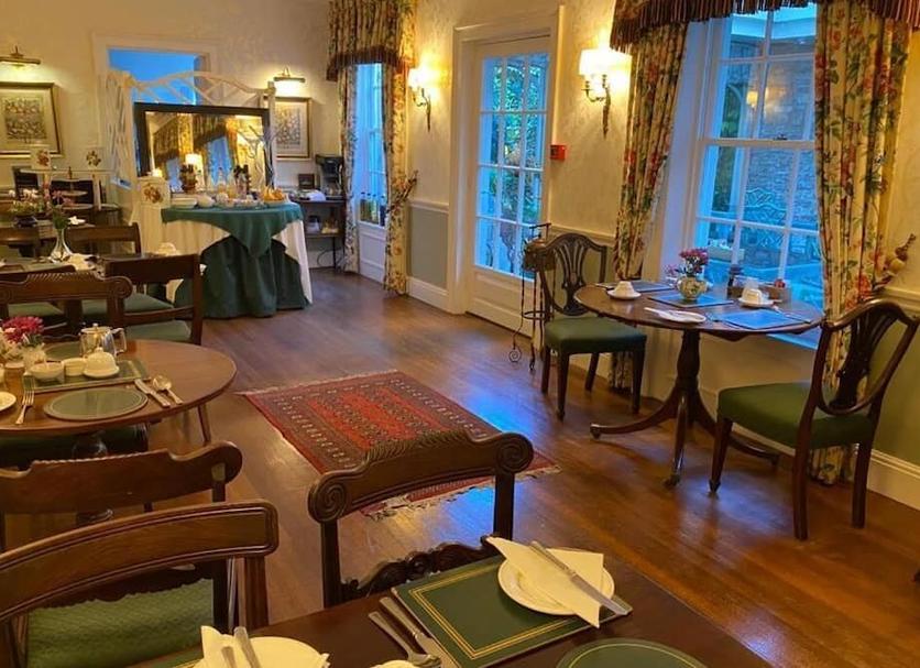 Restaurant Photo