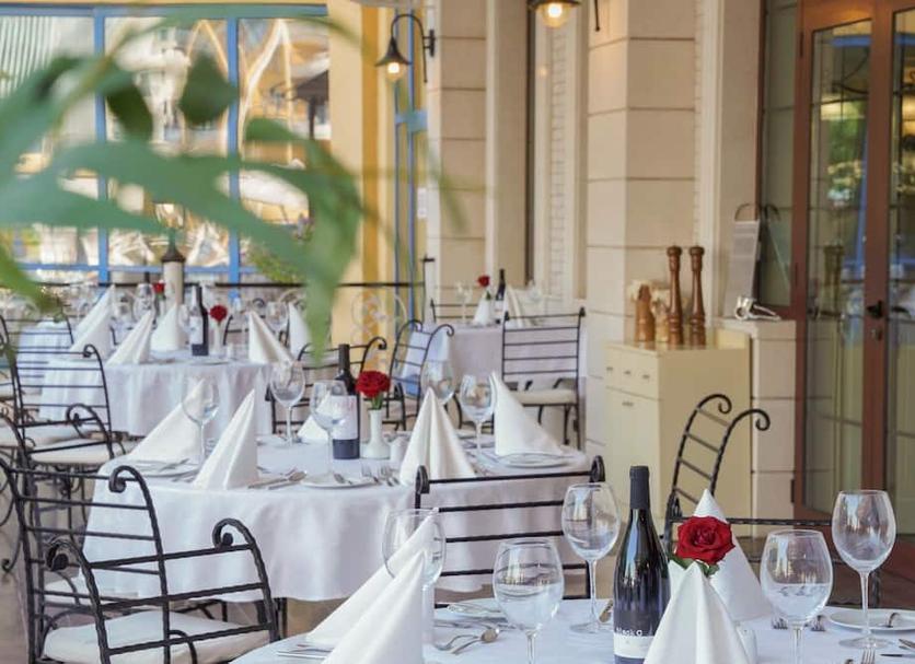 Restaurant Photo