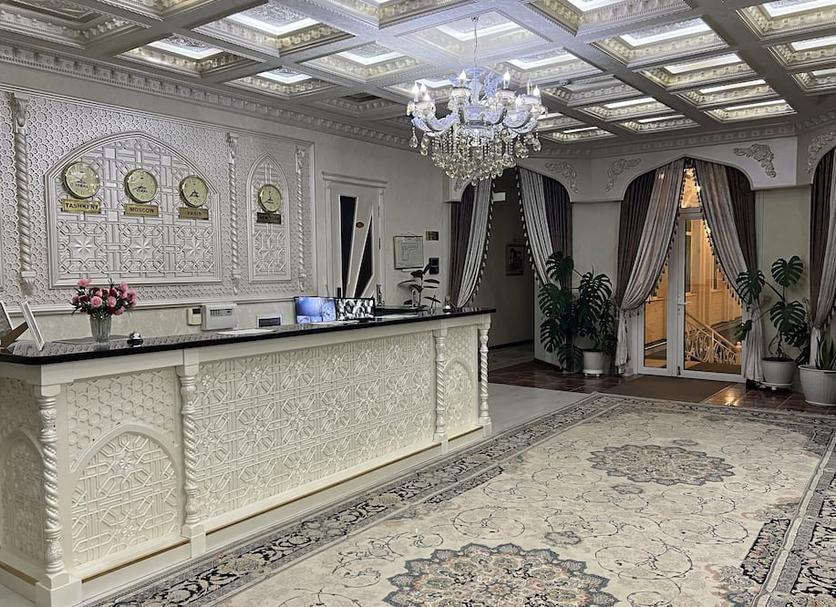 Front desk Photo