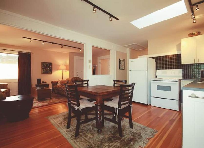 Dining room Photo