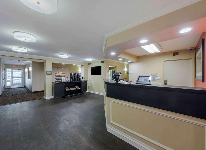 Front desk Photo