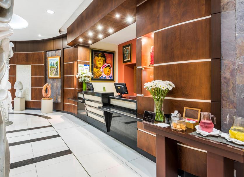 Front desk Photo