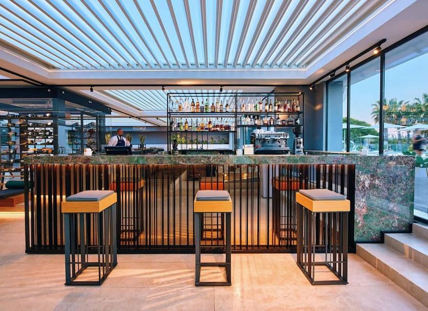 Bar Photo