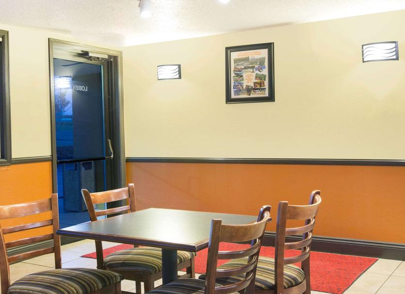Dining room Photo