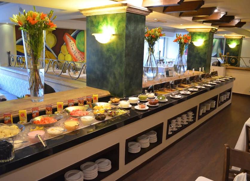 Buffet Photo