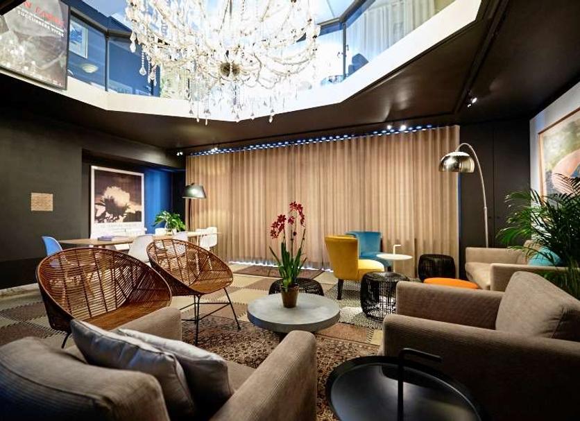 Lounge Photo