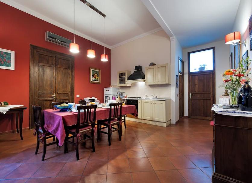 Dining room Photo
