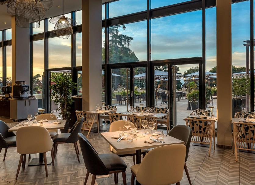 Restaurant Photo