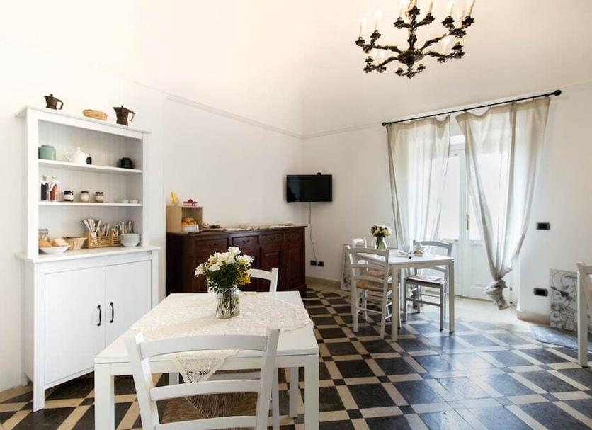 Dining room Photo