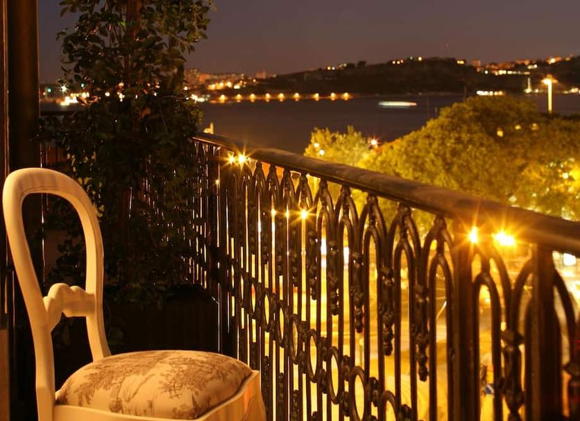 Balcony Photo