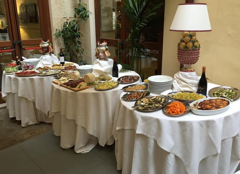 Buffet Photo